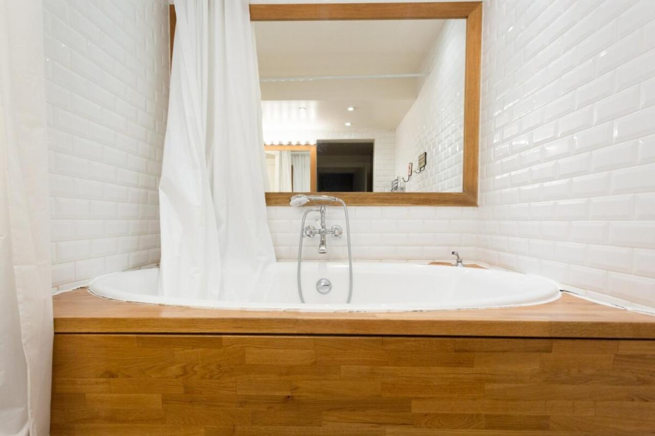 Charming Appartment In Le Marais ปารีส ภายนอก รูปภาพ